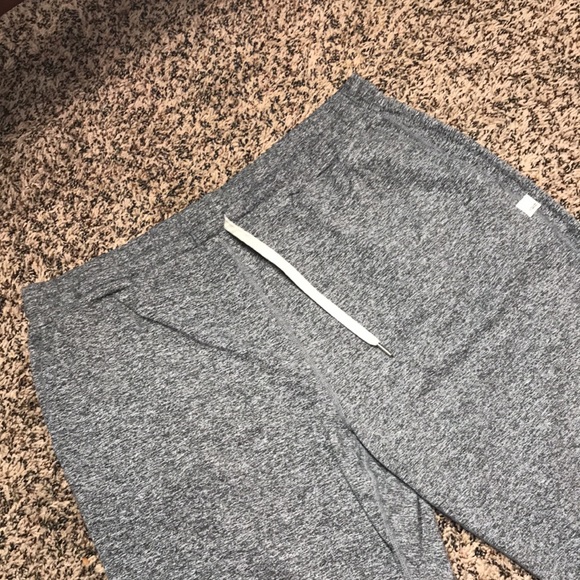 🎁Vuori Performance Jogger Gray Woman’s Size Large | EUC - Picture 4 of 11